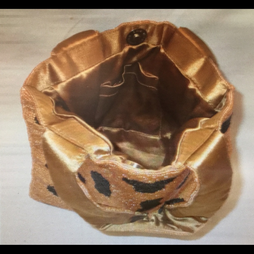 Beaded leopard spot purse  - evening or casual - Picture 4 of 5